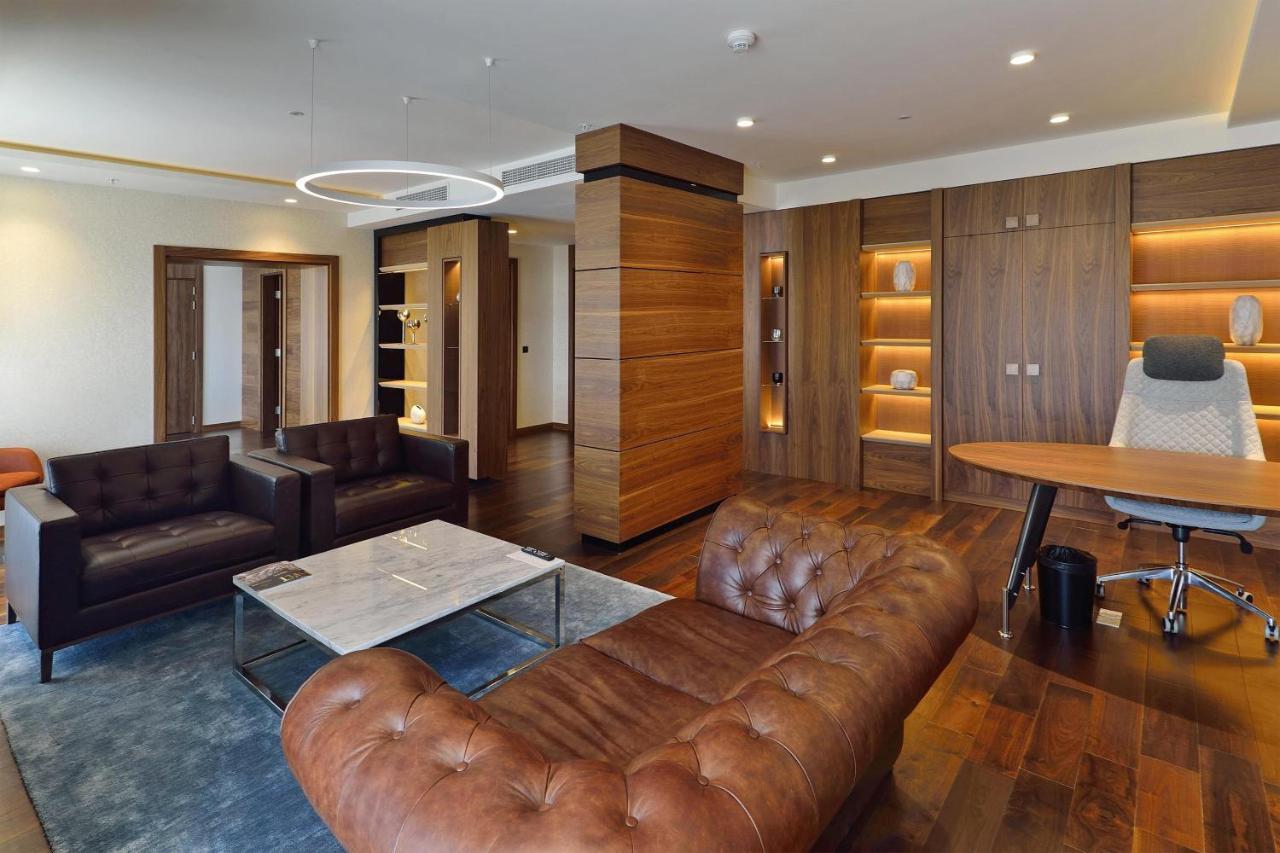 เชอราตัน โนวี ซัด Hotel โนวีซาด ภายนอก รูปภาพ